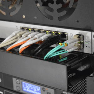 Fibre optique et réseau. Entreprise électricité Suisse